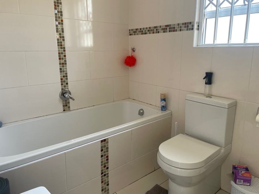 3 Bedroom Property for Sale in Cambridge West Eastern Cape